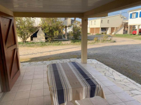 Chalet cosy à 400m de la plage avec terrasse et parking - 2 chambres, 4 pers. - FR-1-784-17